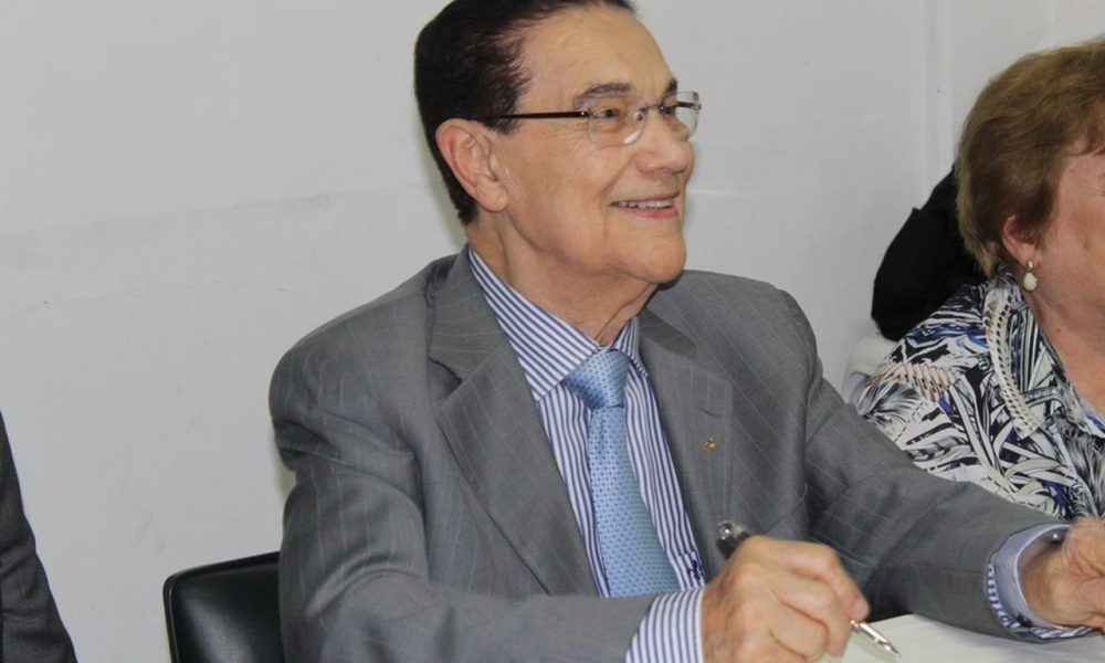 Divaldo Franco recebe alta e espera reavaliação em São Paulo